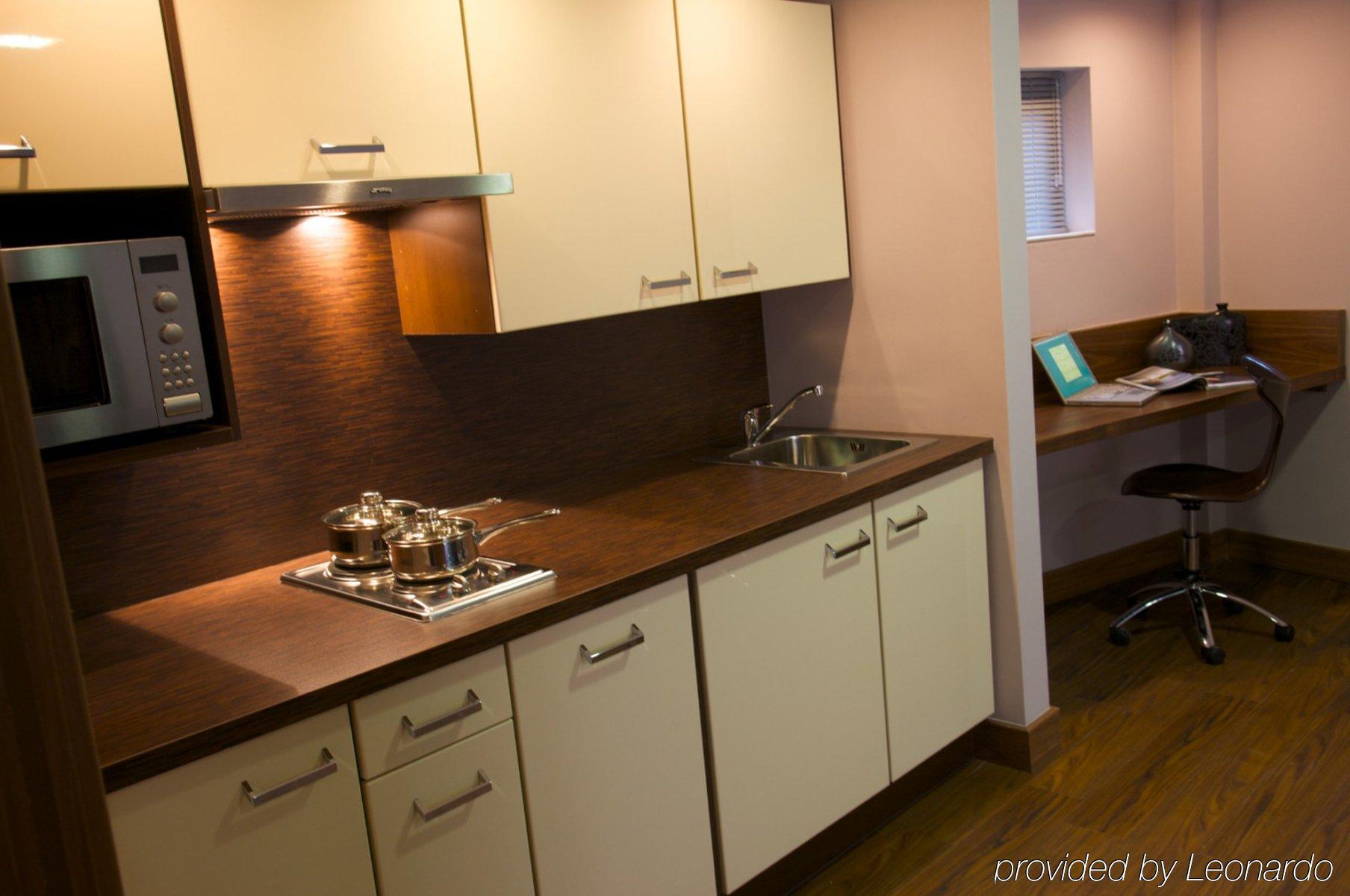 Roomzzz Leeds City Экстерьер фото